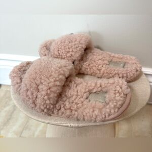 UGG Women's Fuzzy Shearling Pink Slippers (US 6)